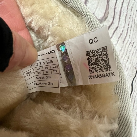 Nwt Ugg Classic Short Ii Boots - Picture 6 of 6